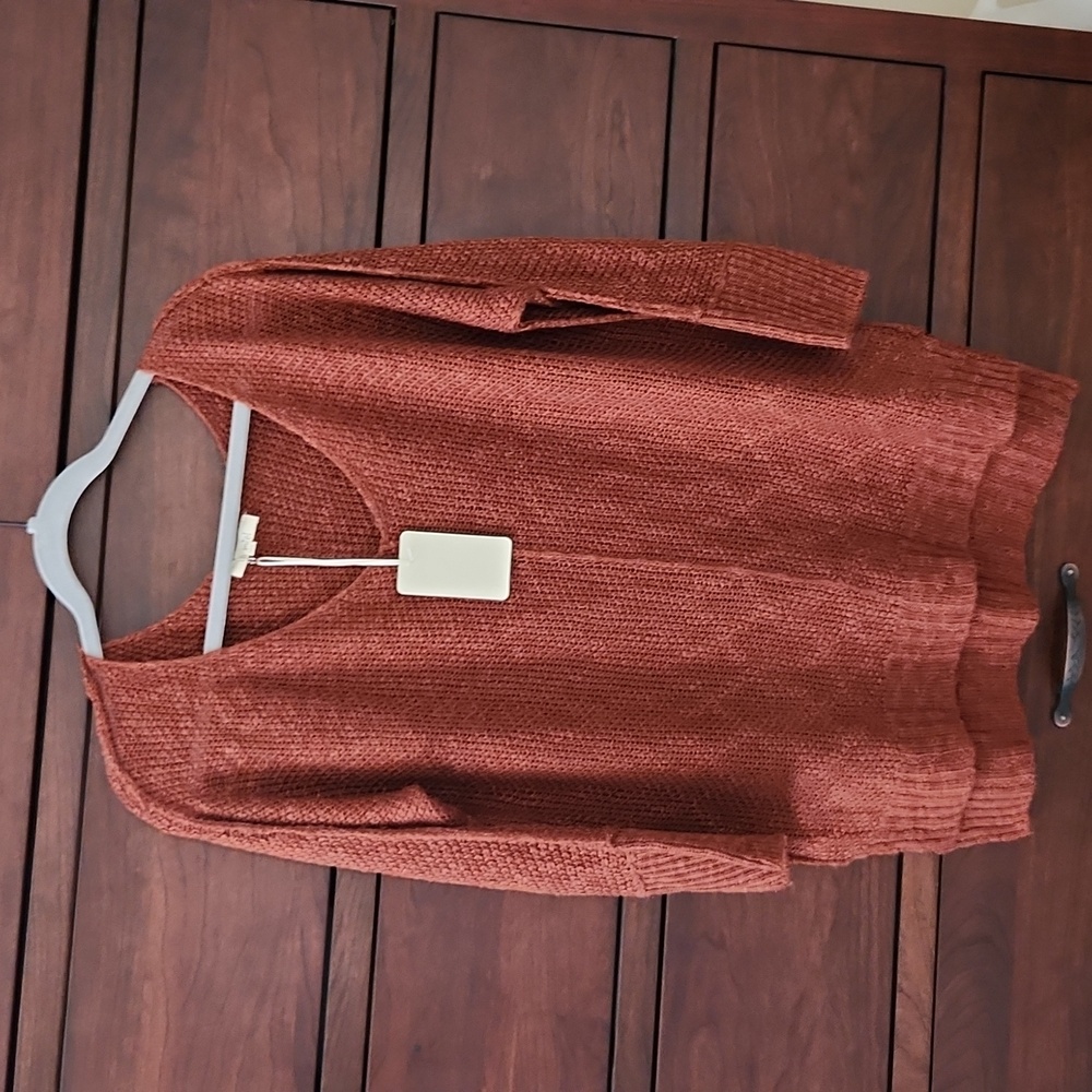 LaMiel v neck sweater size large